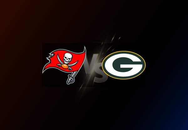 Tampa Bay Buccaneers v Green Bay Packers